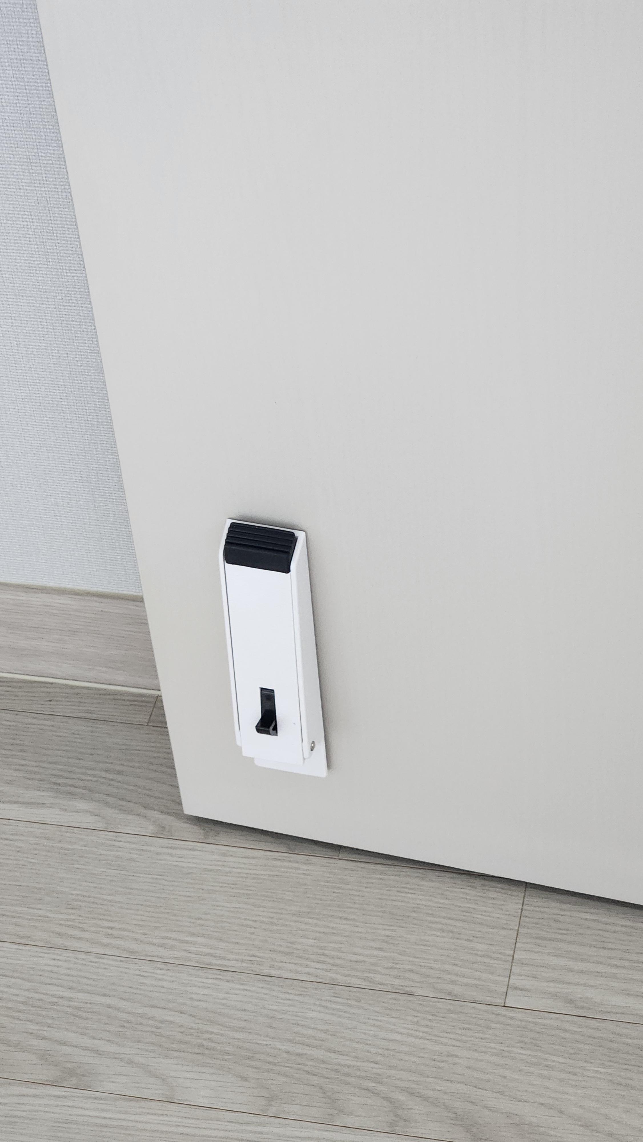 무타공 도어스토퍼 현관문 말발굽 방화문 고정 자석 말굽 이지킥 블랙