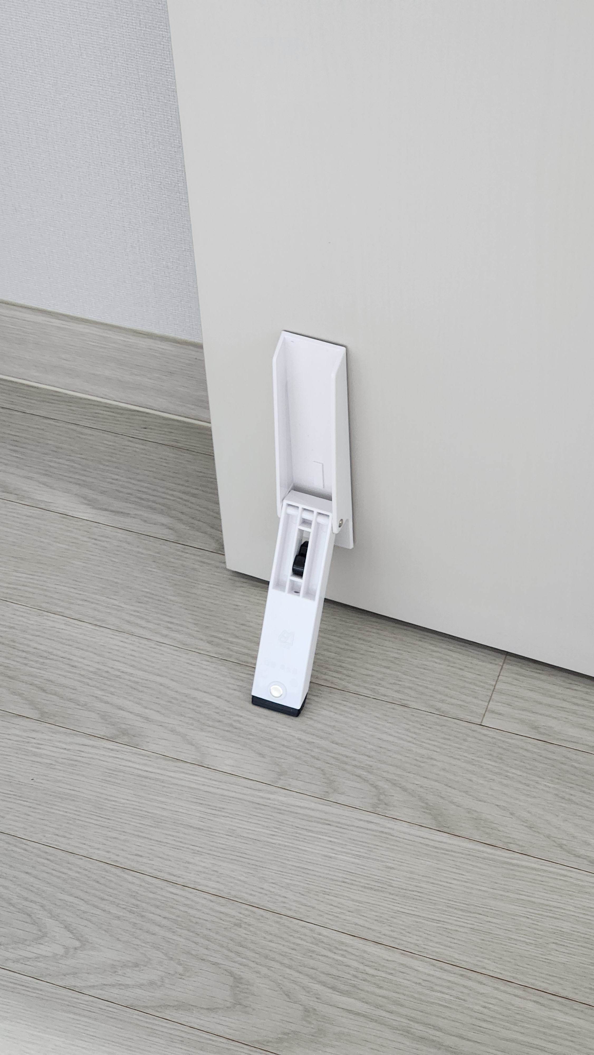 무타공 도어스토퍼 현관문 말발굽 방화문 고정 자석 말굽 이지킥 블랙