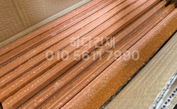 점토타일 그레인 500x45x18T 블랙 아이보리 레드 / 하다건재