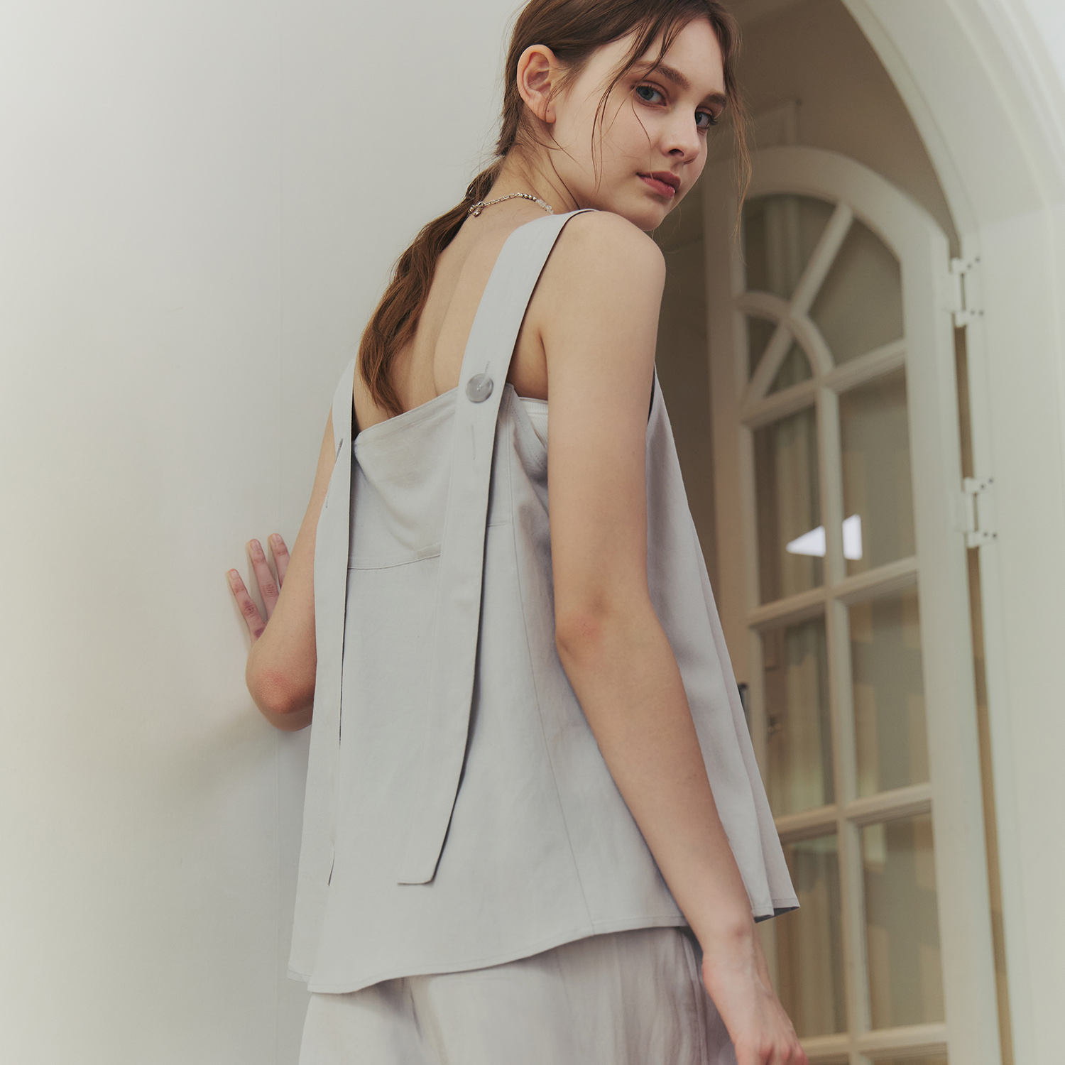 [제로스트릿][2컬러] 린넨 나시 블라우스 LINEN SLEEVELESS BLOUSE - 상세 이미지 2