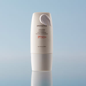 아로마티카 바이탈라이징 로즈마리 수분장벽 선크림 50ML SPF 50+ ... 솔직 후기 | 피부 타입별 분석 - 상품 이미지 4