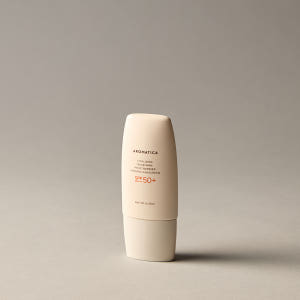 아로마티카 바이탈라이징 로즈마리 수분장벽 선크림 50ML SPF 50+ ... 솔직 후기 | 피부 타입별 분석 - 상품 이미지 1