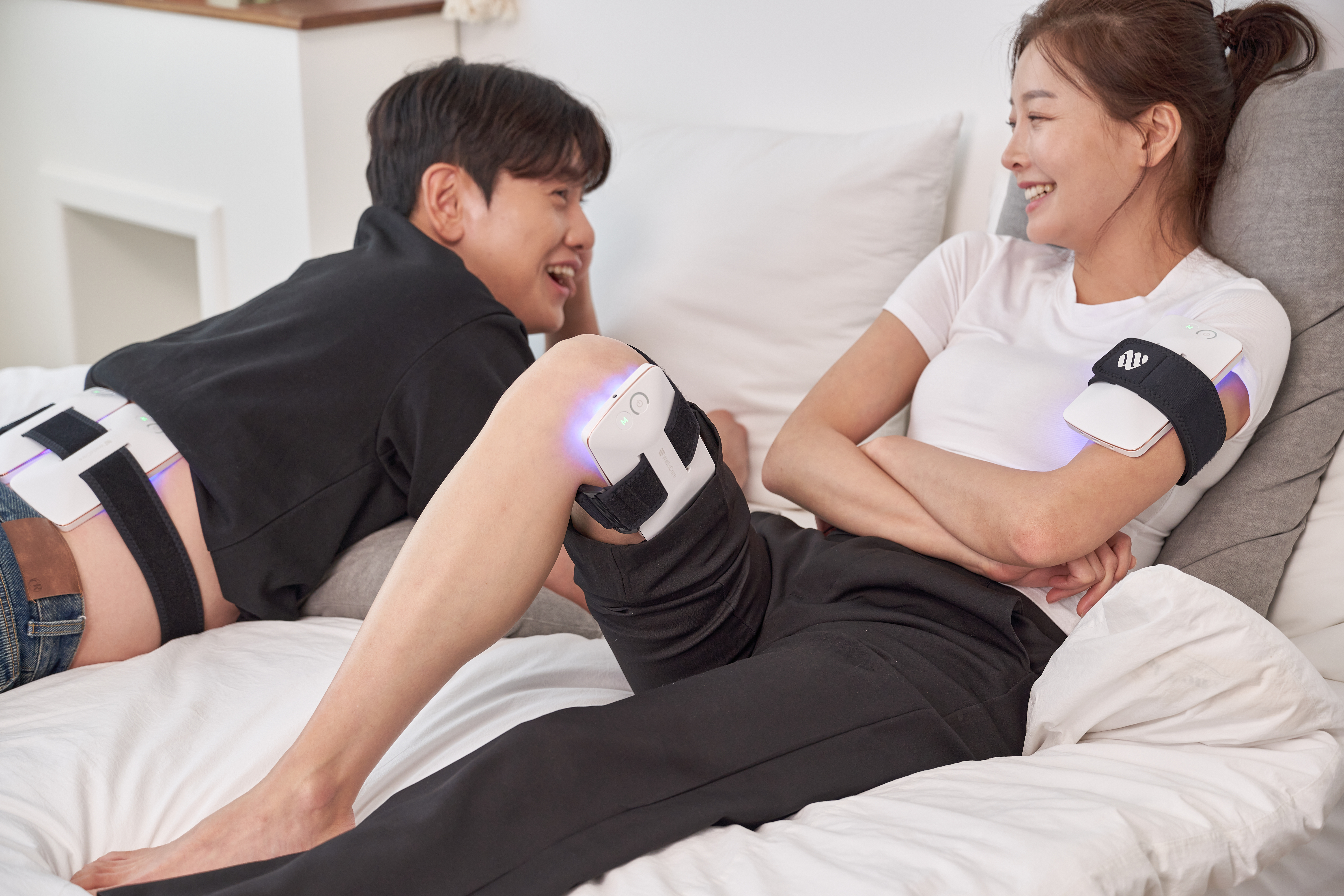 이아소울트라 더블패키지 통증완화 허리통증 저주파치료기 콜드레이저 의료기기 - 상품 이미지