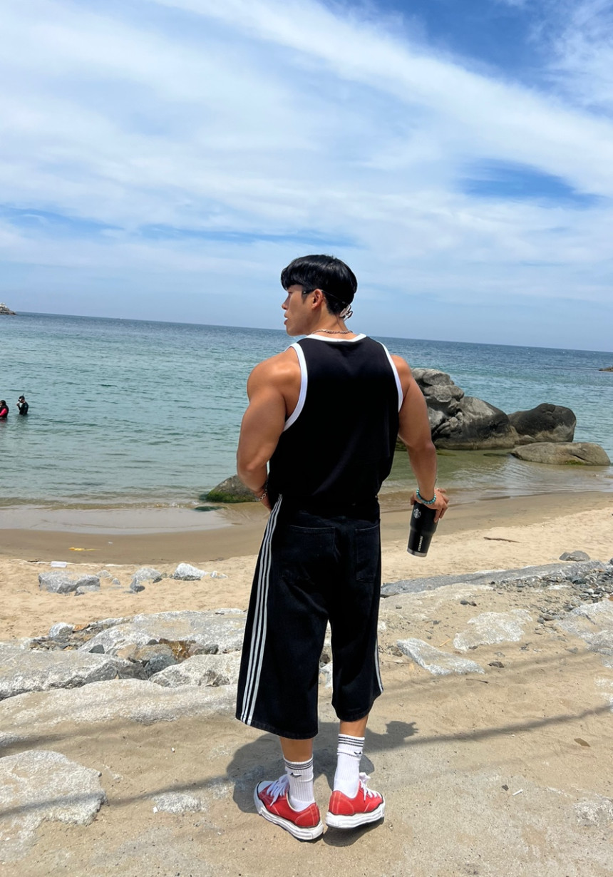 54E3E8A9-CBA7-48C7-93B7-4324E9786478