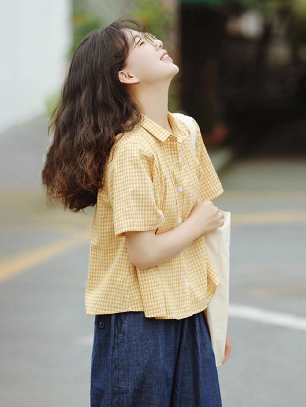 옐로우 체크 반팔 셔츠 짧은 일본풍 여자연예인 드라마 패션 코디 - 상세 이미지 2