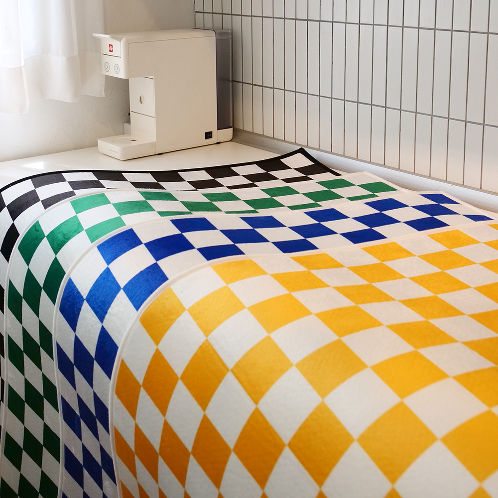 포시엘라 국내산 미니 러그 먼지없는 단모 워셔블 사계절 침대 인테리어 체커보드 러그 M