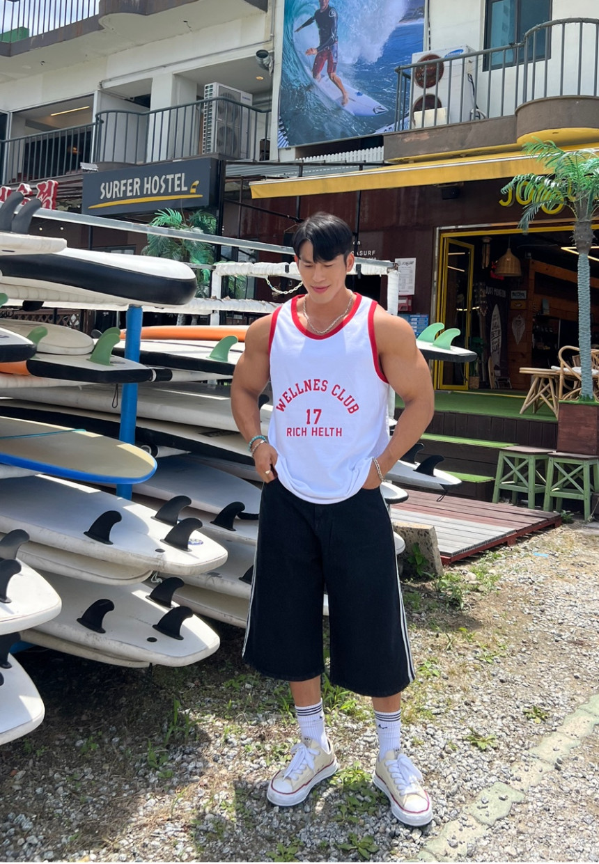 20B47B93-D6F5-47A0-9BF9-C04C5BD1D6E8