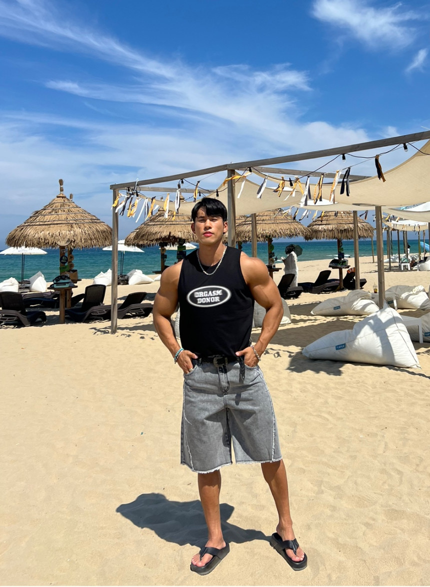 FC8AE0D5-17BE-46EB-908F-554AF9BE4A6D