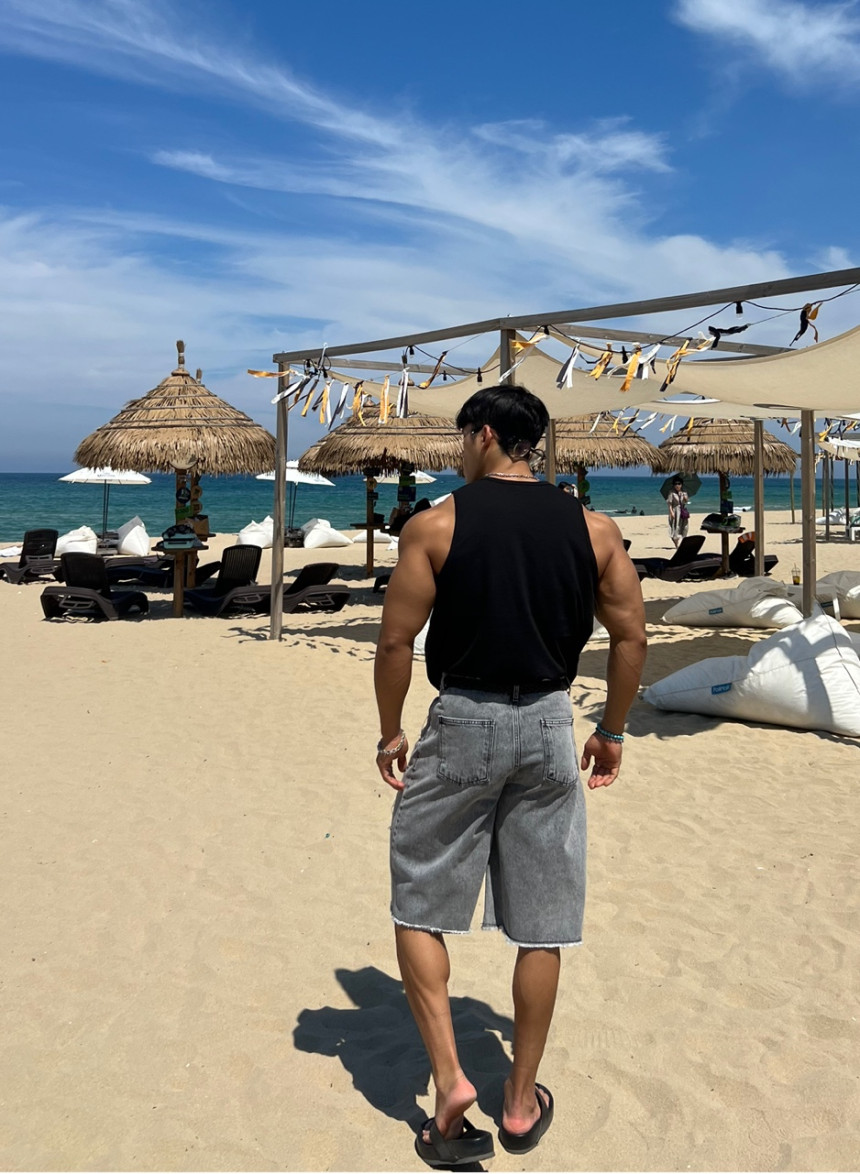 8301FA90-43F4-405B-8689-6E5D1CCE1120