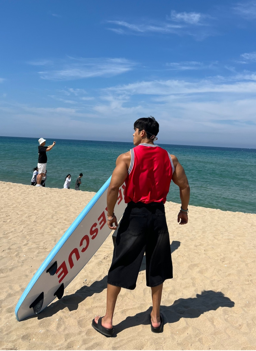 194935CC-2388-4149-8595-7F7E40DC35B4