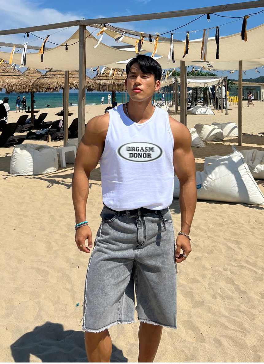 0AE962B6-8A58-461F-854A-1A2F10A819EA