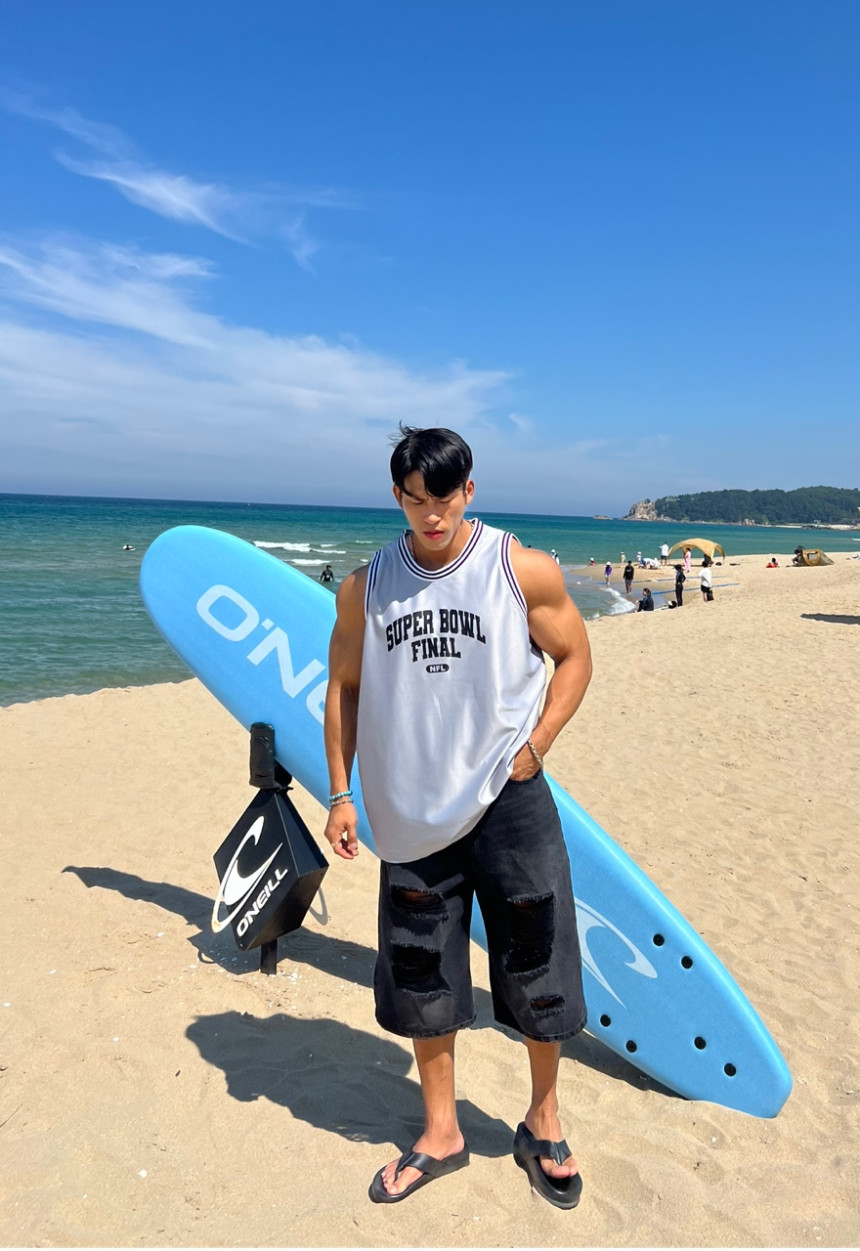 8A86B00E-EE77-4518-A76D-1C982F70C5A2