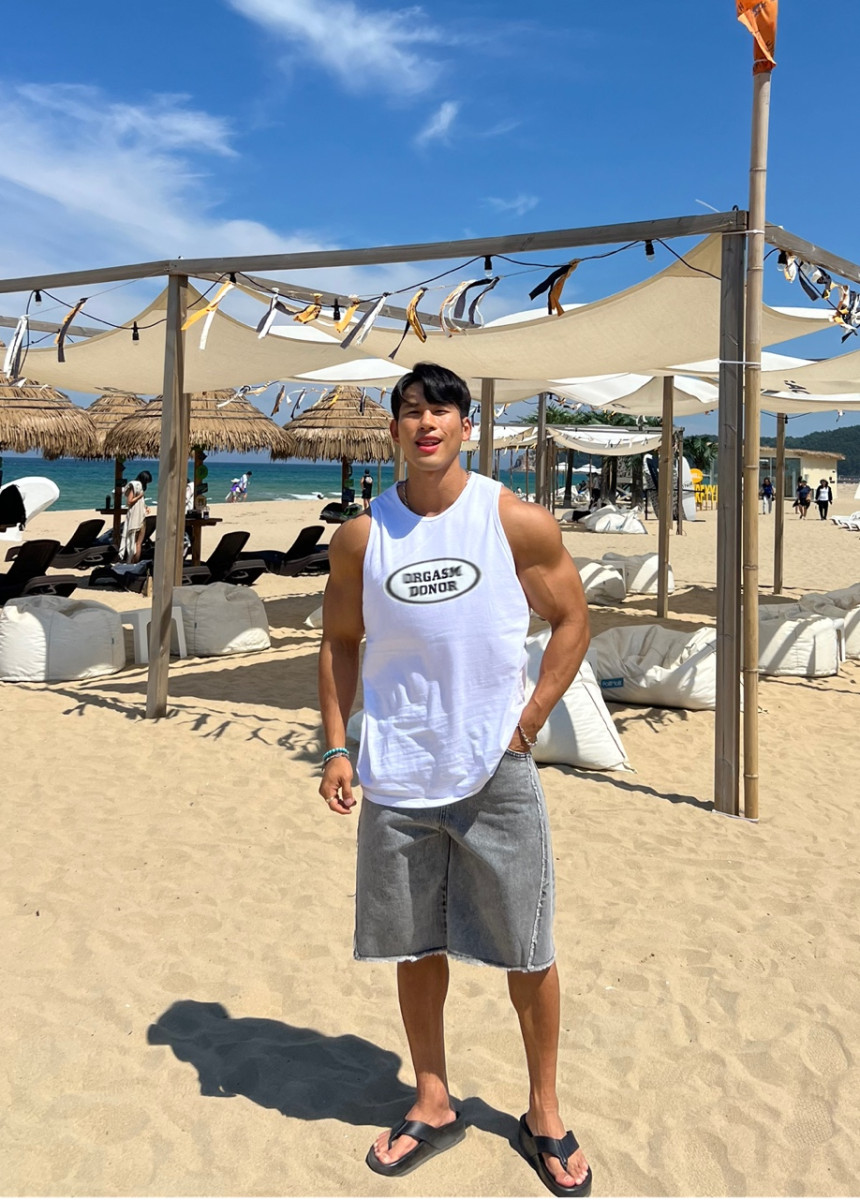 60DC85A9-47DF-41B7-9E01-38FBB5A7A359