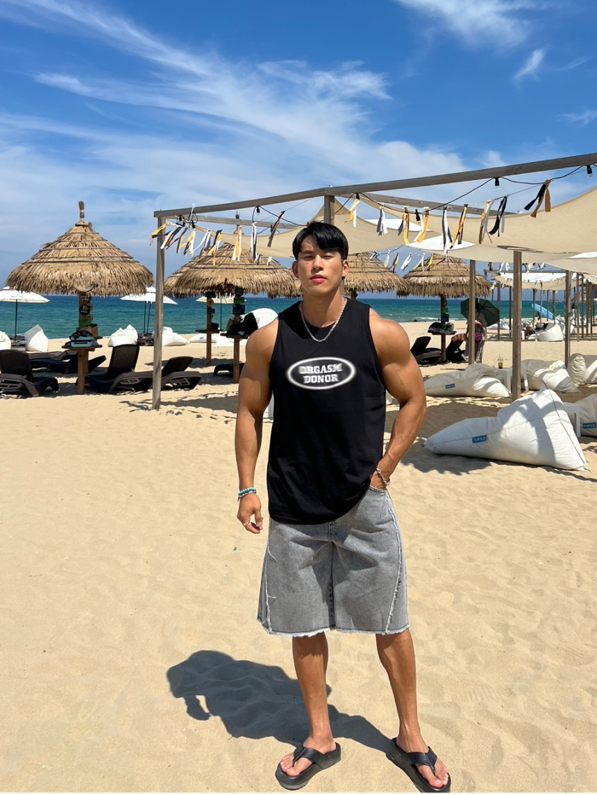 6C8A404A-9EF0-4EFE-95CF-5556834B74B3