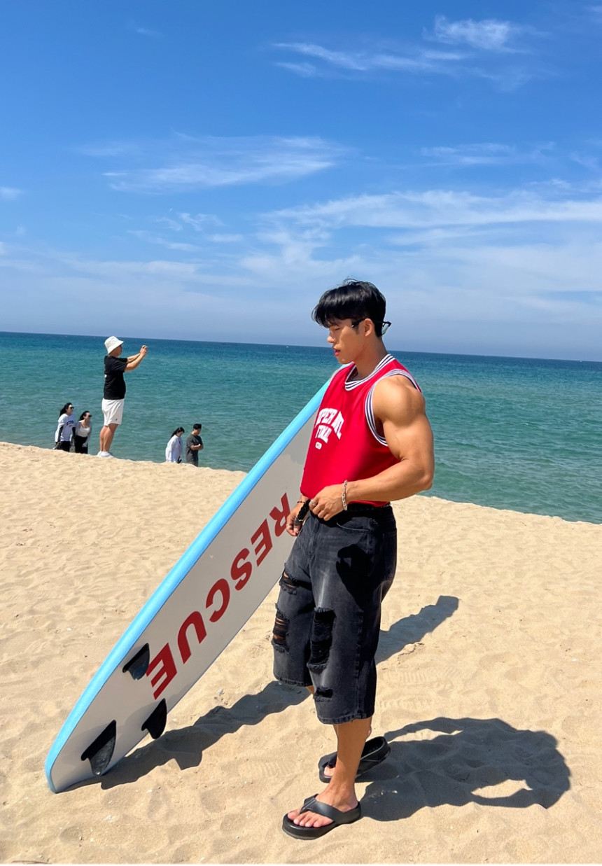 8C5B62CF-0D90-4813-B8F6-3F65A200E2E1