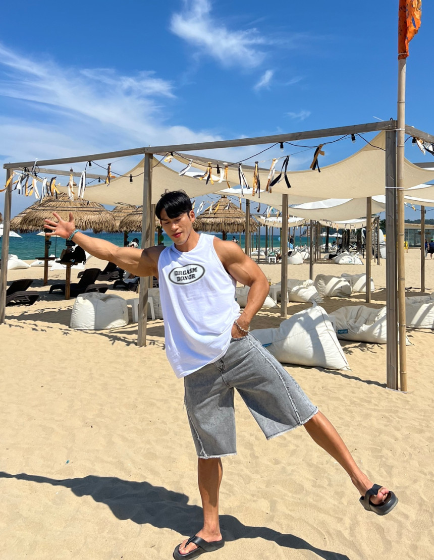 C7DF498F-3D49-448A-B96E-C586EE29962C