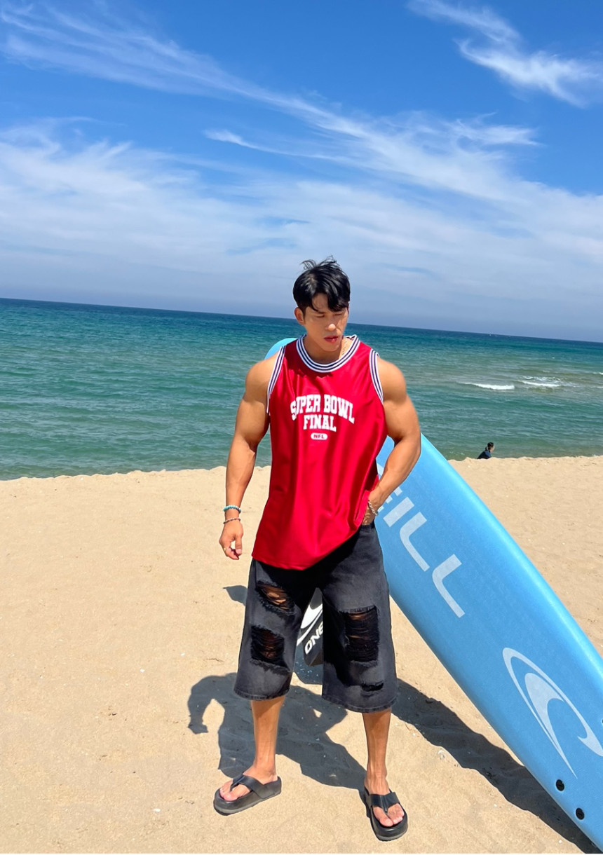 5E8EE952-EFA0-4E16-A6DA-A0FA73C35292