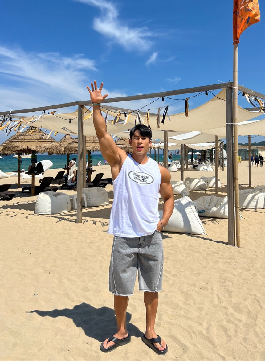 D951651C-D2CD-4EAD-B2F4-1C7742918C41