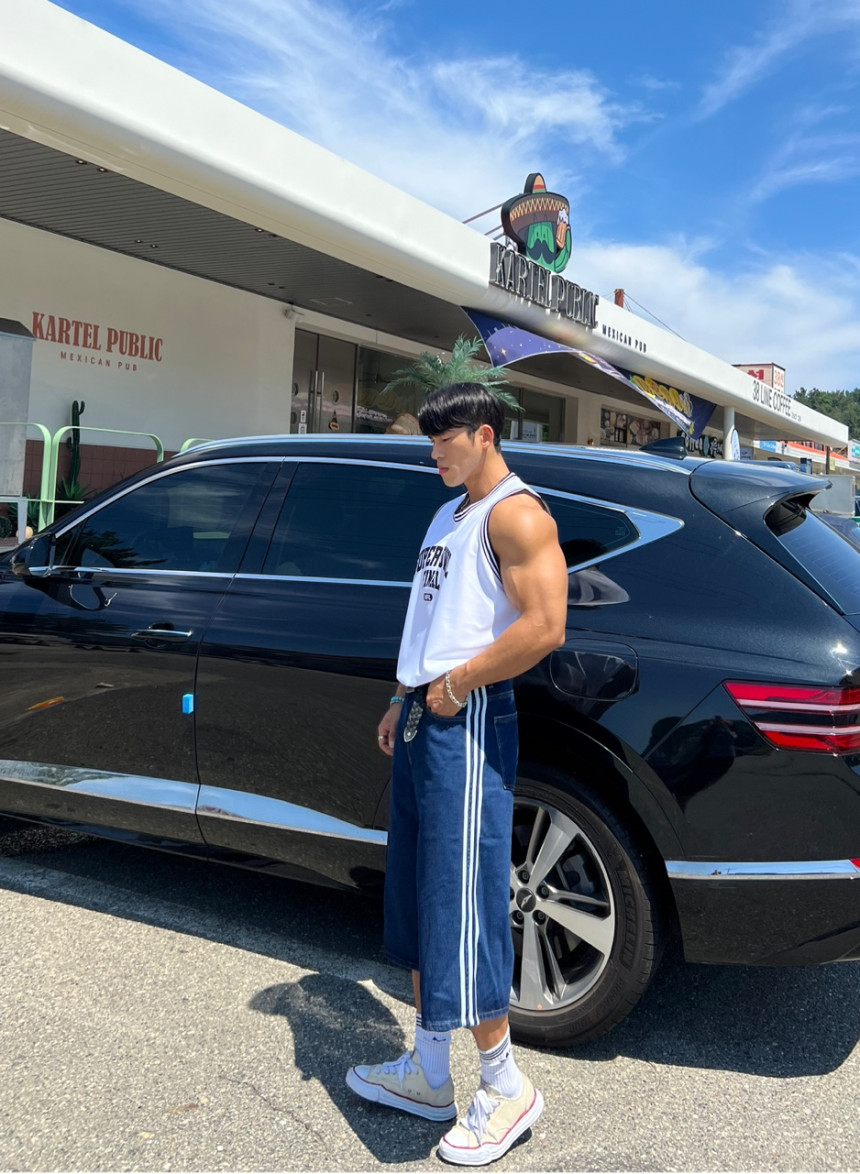 89DD9A52-D923-49DA-BA42-0309D39DA34C