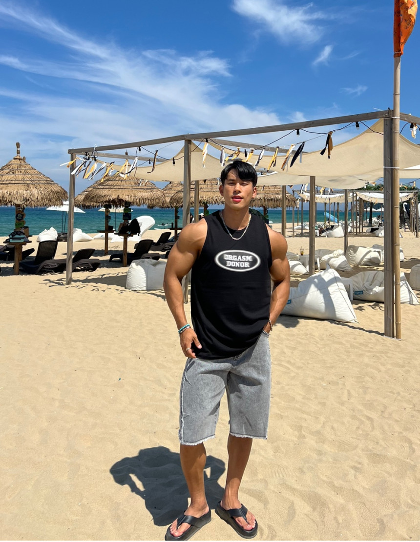 569E2A66-BFBF-4390-8F77-36568D2489B6