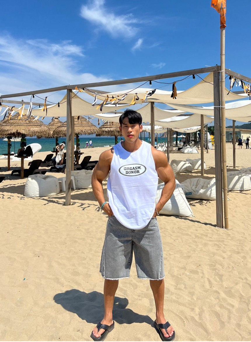 98DC35B9-5192-44E9-A967-F13E656F68D2