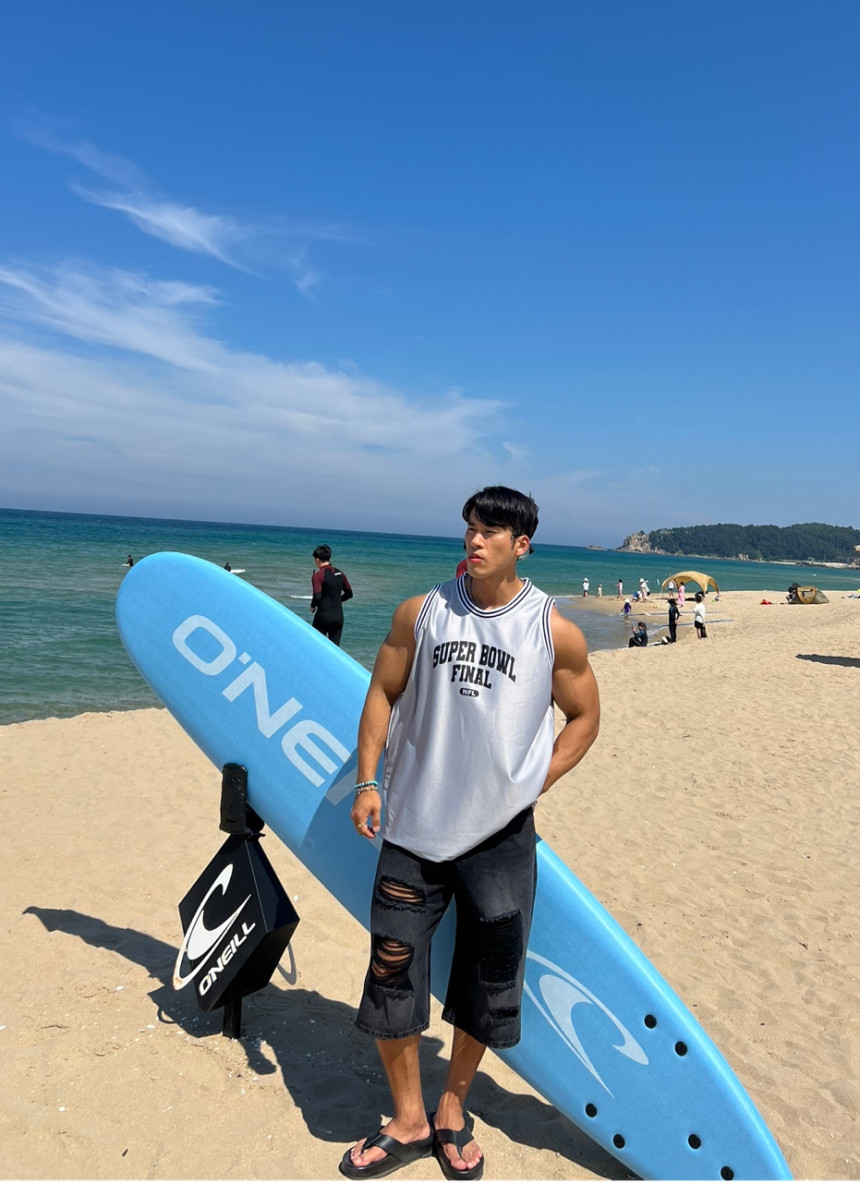 26C0FBF2-89A7-4FD5-9DA9-46C426B806AB