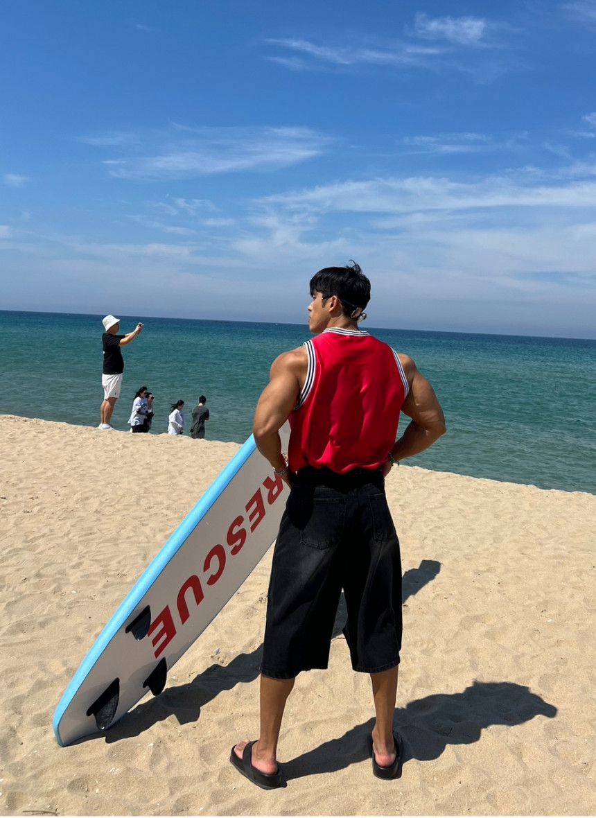 FCD48F46-CC51-4C8D-9974-0EEAE7765418