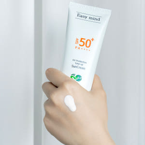 이지마인드 무기자차 자작나무 톤업 수분 선크림(SPF50+) 50ml 솔직 후기 | 피부 타입별 분석 - 상품 이미지 4