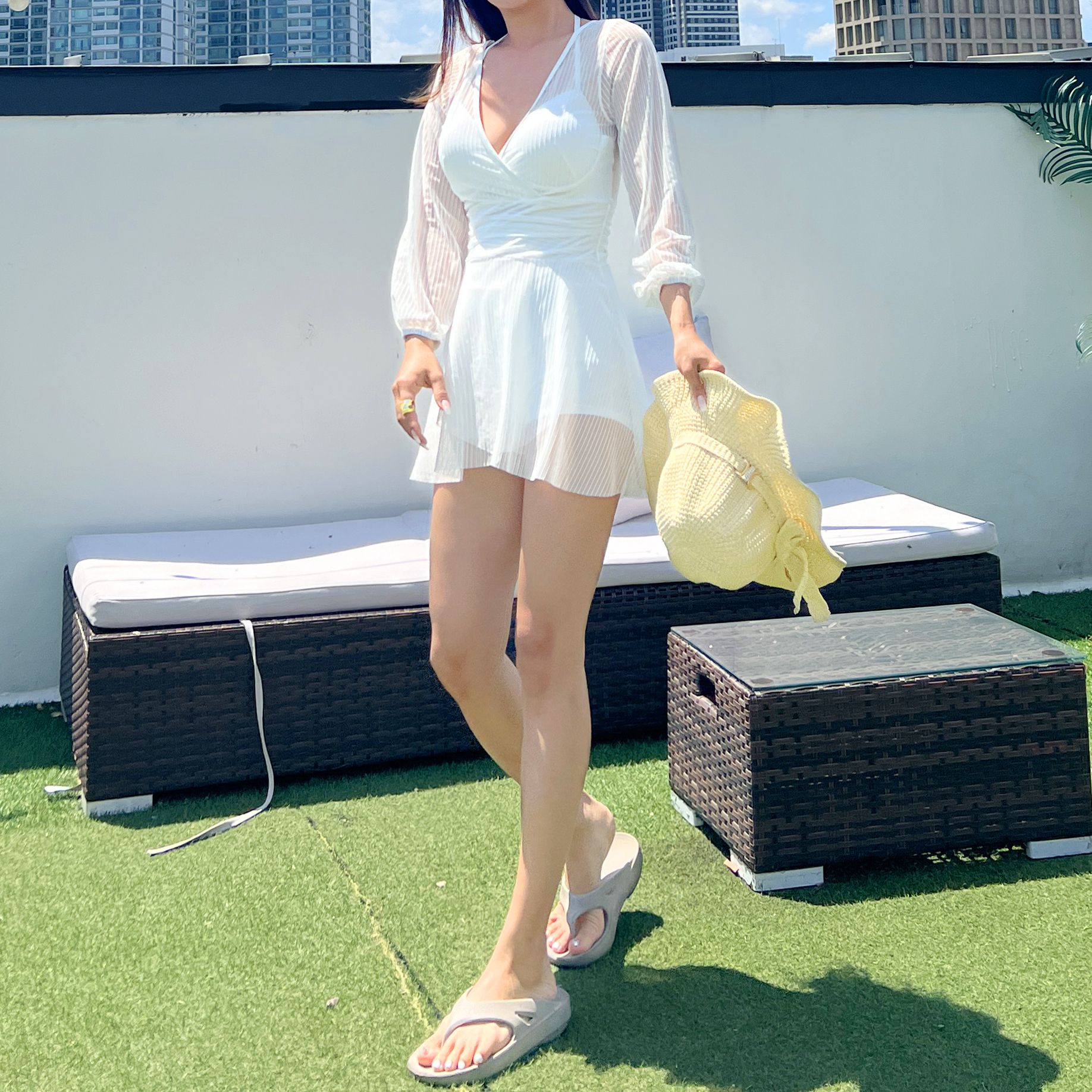 이트 브이넥 홀터 시스루 망사 커버업 비치룩 원피스 수영복 - 상세 이미지 4