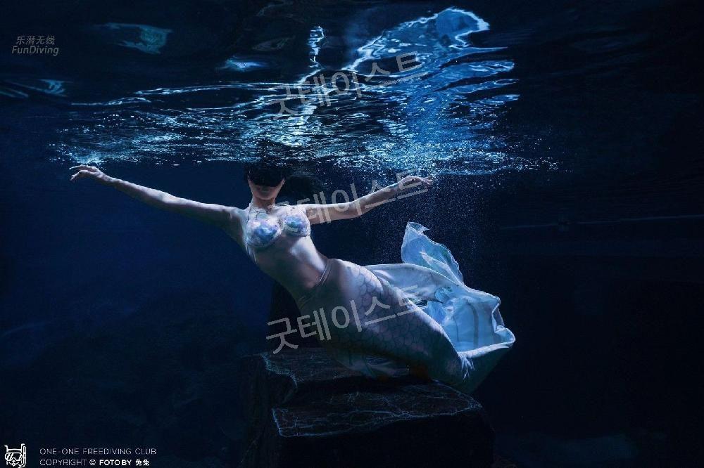 머메이드 아웃핏 인어공주 아쿠아리움 프리다이빙 슈트 빅테일 슬림핏 공연복 맞춤형가능 - 상세 이미지 4
