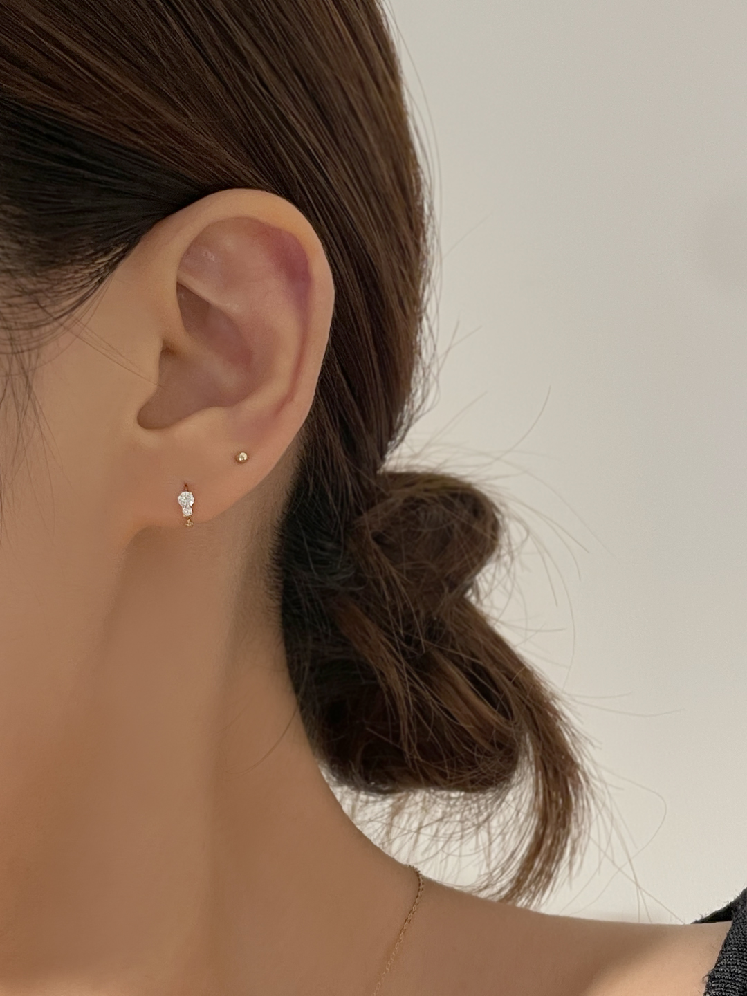 14k 벨라 큐빅 원터치 링귀걸이 - 데일리 심플 미니 큐빅 링피어싱 이미지 7