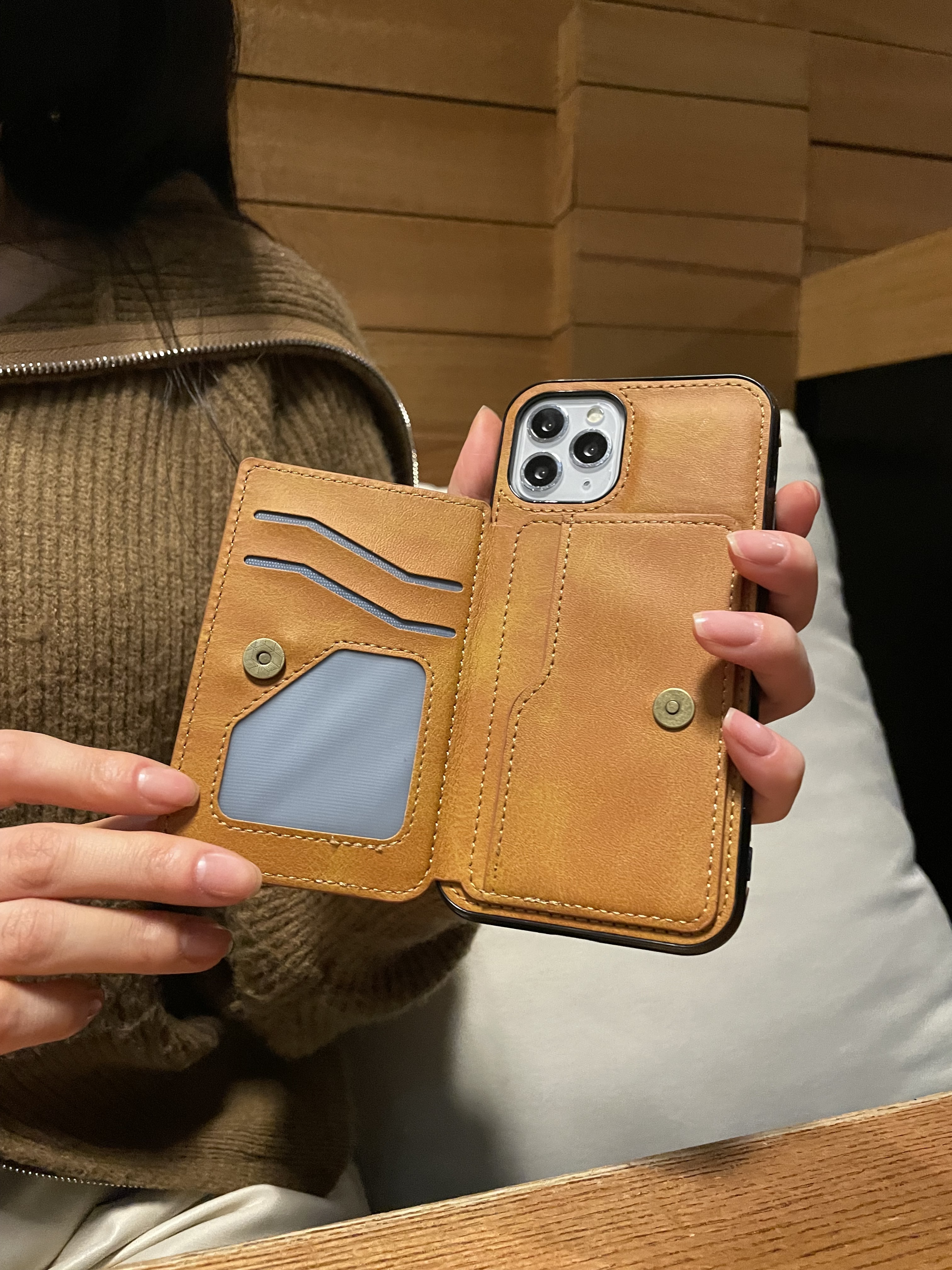 카드 케이스 가죽 지갑 범퍼 카메라보호 다크브라운, 아이폰14 - 상세 이미지 5