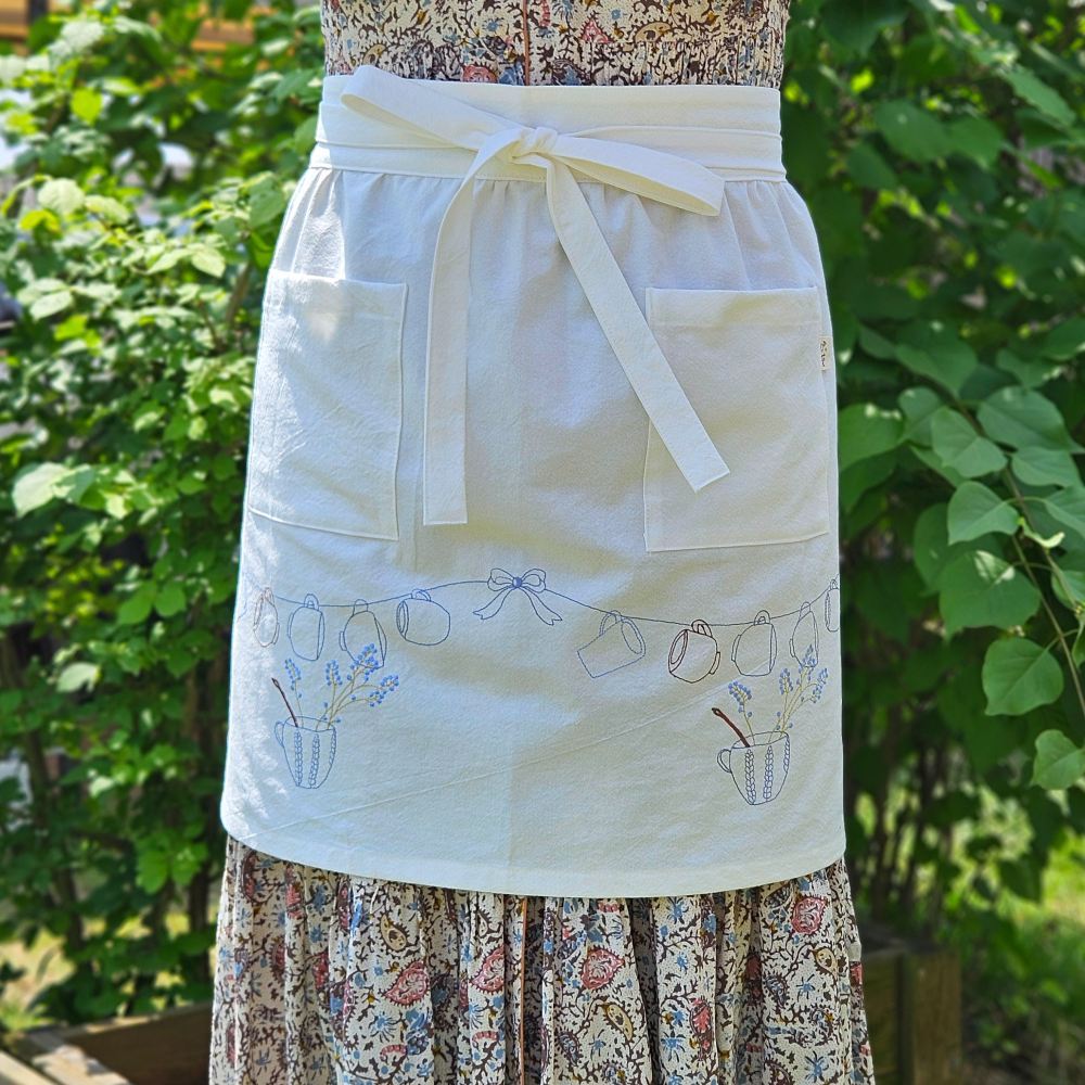 [허리앞치마] 광목 자수 주름 커피잔자수 하프에이프런 홈수니