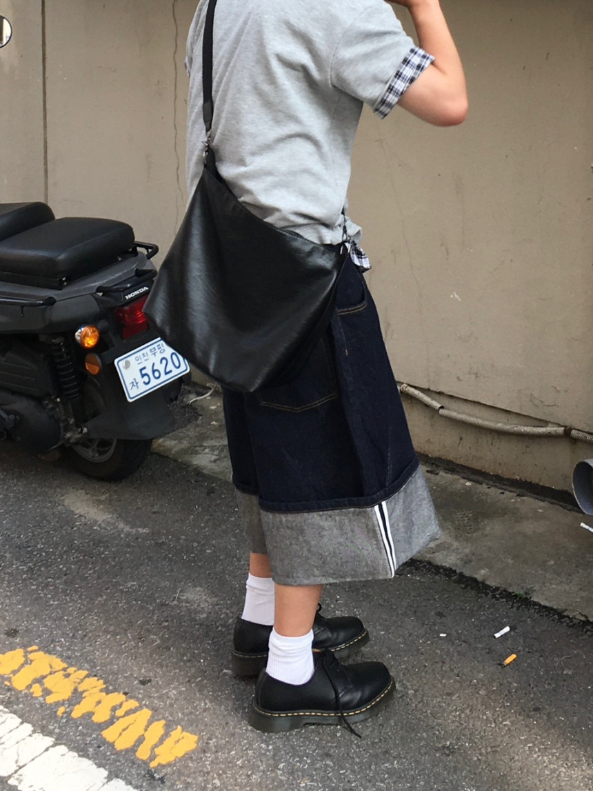 4F6FB29E-DDC0-49BD-B15C-56691C95CE4D