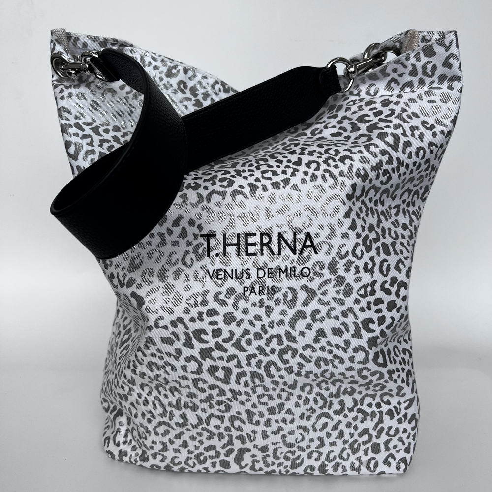 연예인 에코백 본인디펜던트 라지 실버레오파드