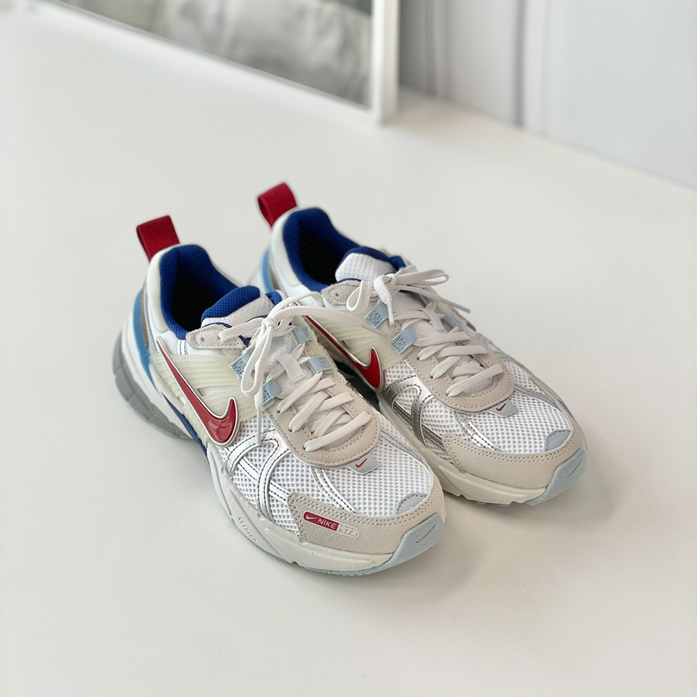 Nike 브이투케이 런 바시티레드 딥블루 실버 우먼스 이미지 7