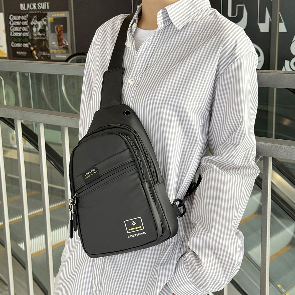 간편한 캐주얼 나들이 외출 슬링백가방 경량 가벼운 나일론 메신저백 여행보조 크로스백 - 상품 이미지