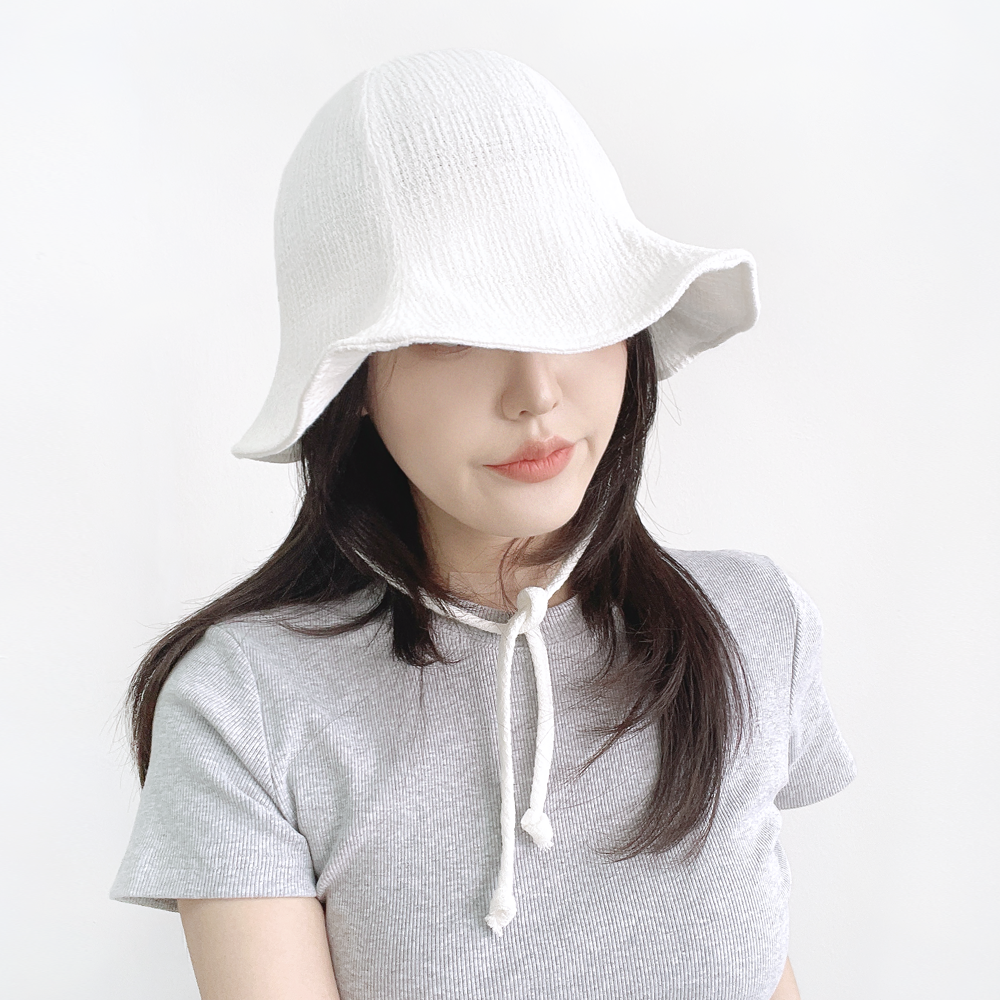링클코튼 여성 여름 휴양지 턱끈 스트랩 보넷 벙거지모자 버킷햇