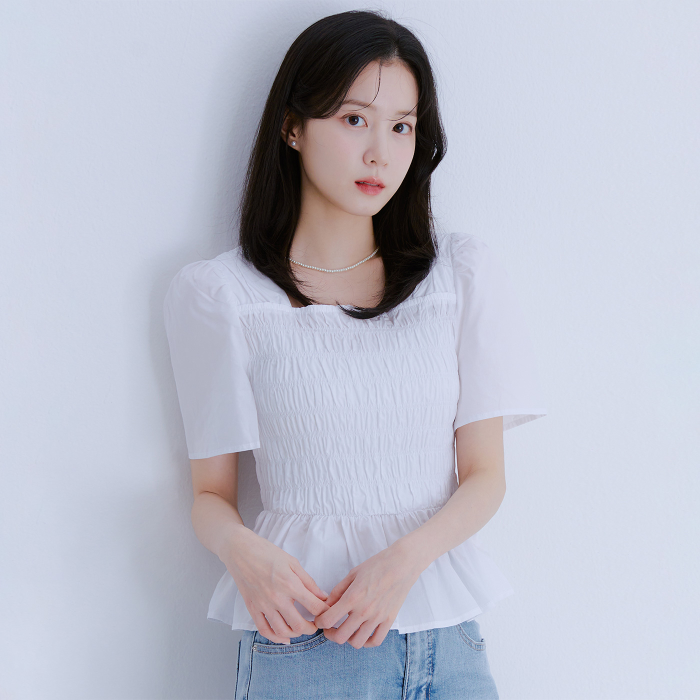 로엠 볼륨 소매 스모킹 블라우스 RMBLE37RT3 - 상품 이미지
