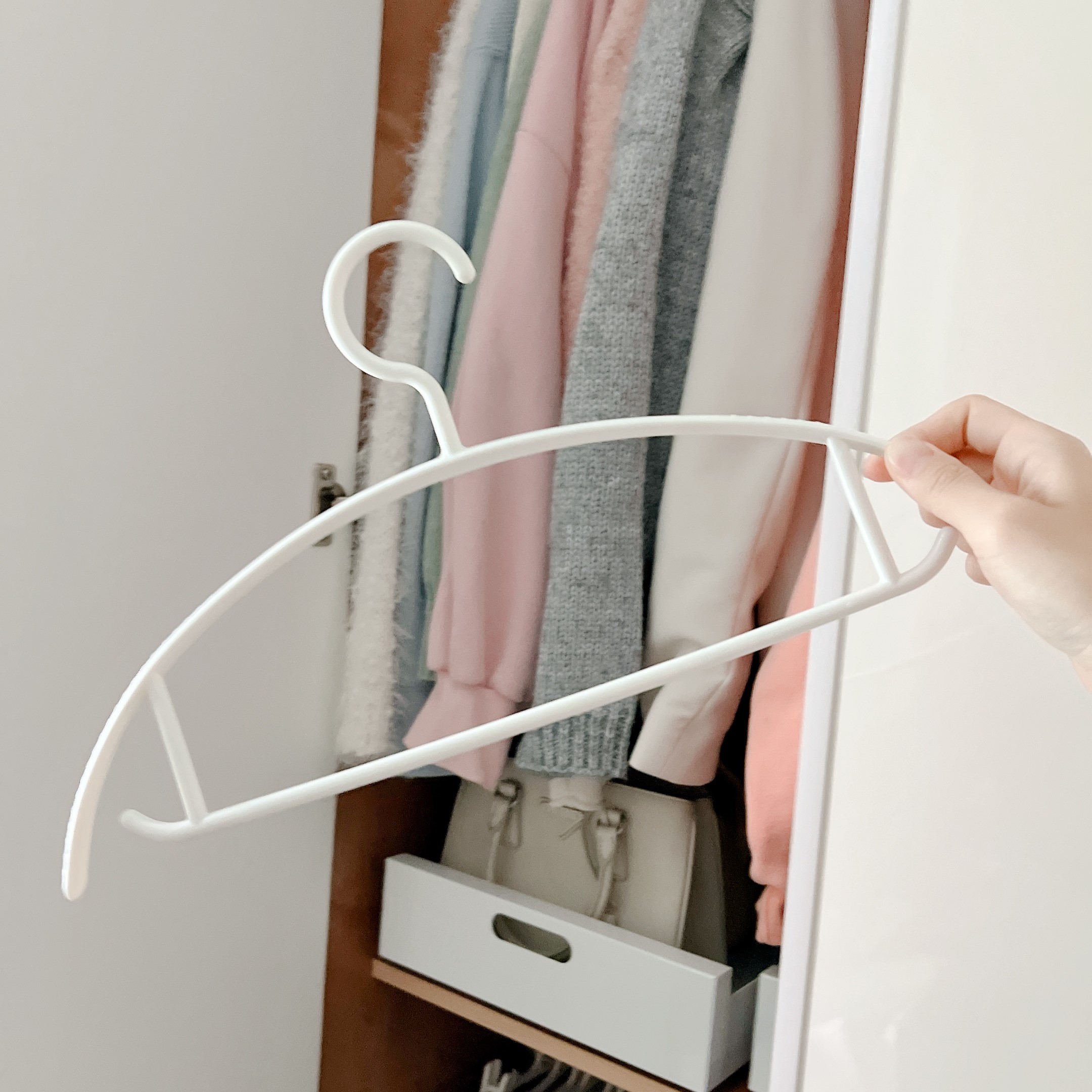 논슬립 어깨뿔방지 라운드 옷걸이 니트 정장