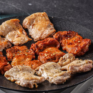 통나무집닭갈비 춘천 숯불 닭갈비 넓적다리 통살 소금맛, 간장맛, 고추장맛... 맛있게 먹은 솔직 후기 - 상품 이미지 2