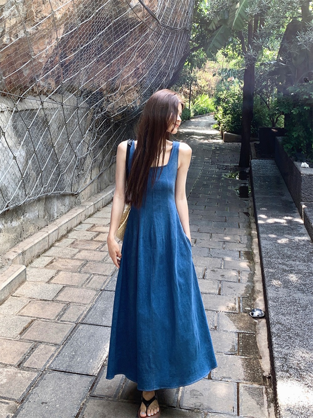 스퀘어넥 데님 원피스 민소매 나시 여성 롱드레스 허리슬림 A라인 데이트 - 상세 이미지 3