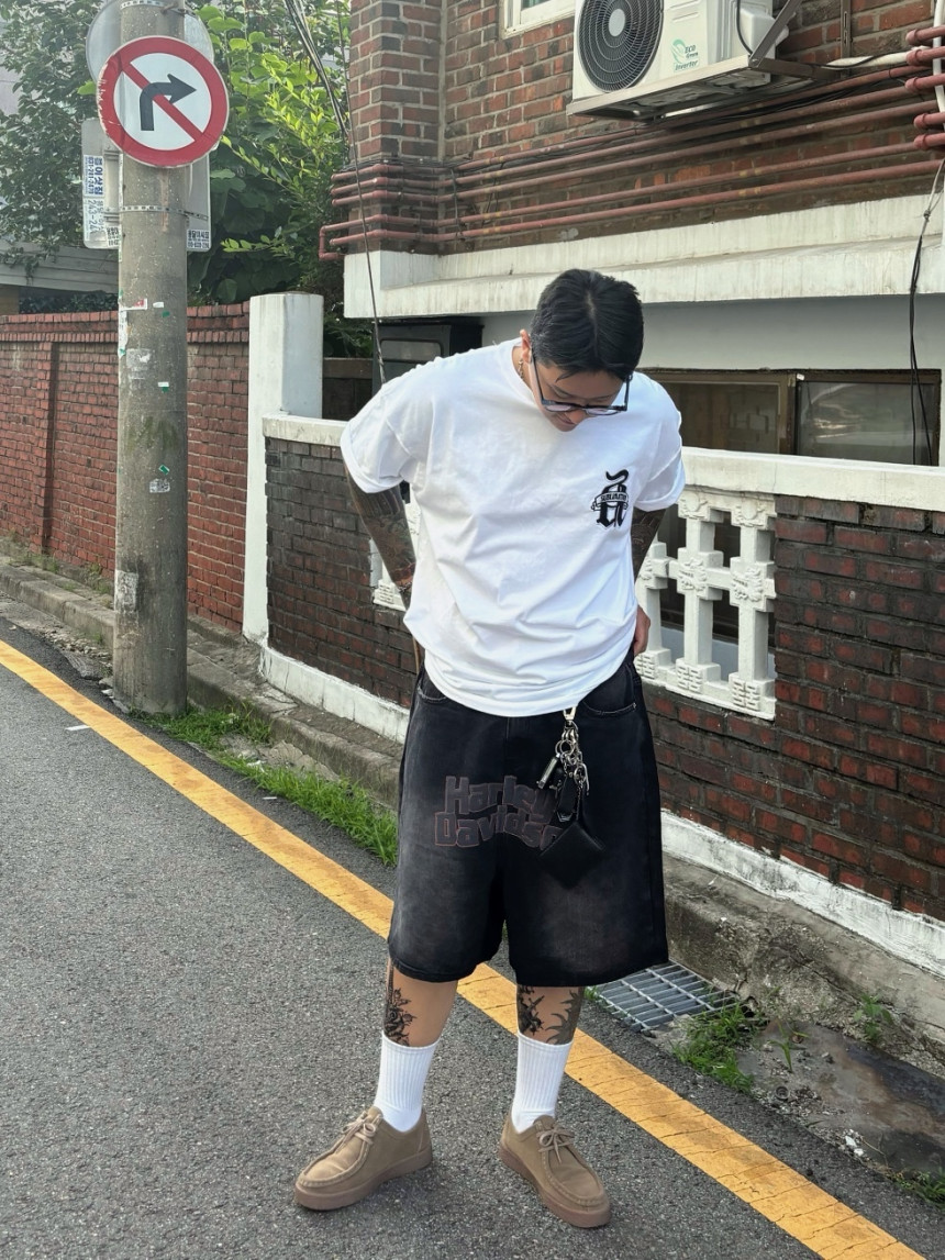 72B52962-74BC-43D6-ABA1-A06471F5B2C0