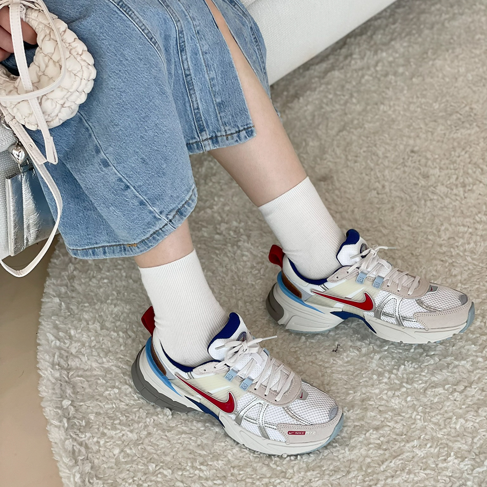 Nike 브이투케이 런 바시티레드 딥블루 실버 우먼스 - 상세 이미지 2