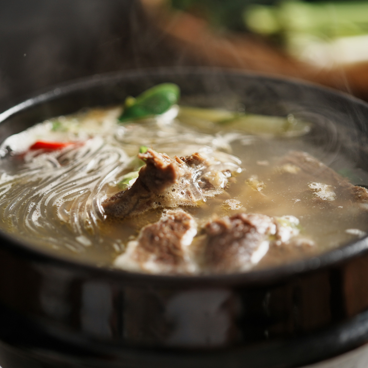 진한국물 선비찬 프리미엄 갈비탕 600g X 4팩 (+돌돌이당면) - 상품 이미지