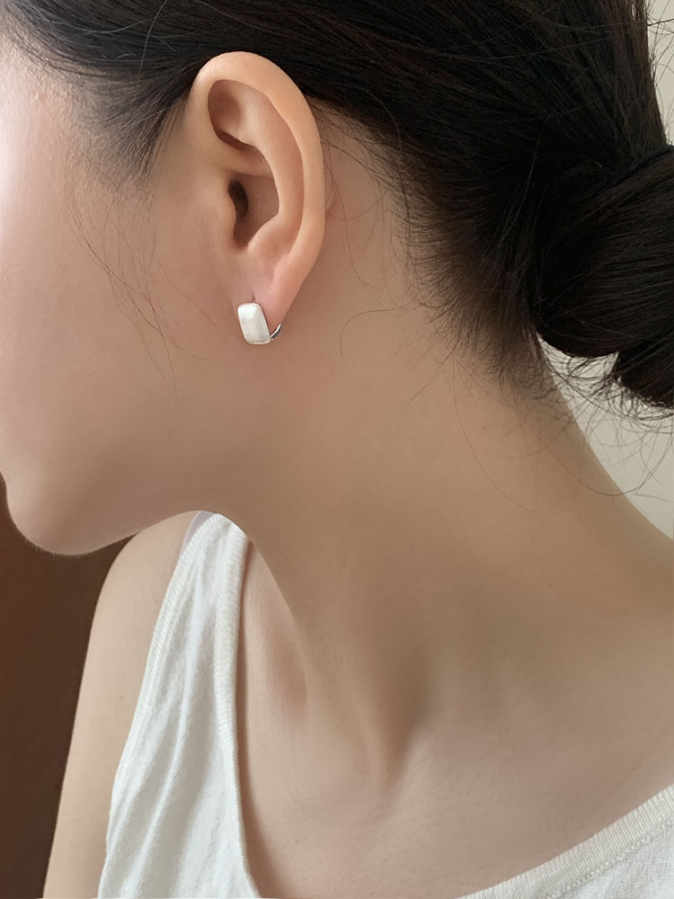 샌드 스퀘어 원터치 이어링 - 925실버 무광 매트 사각 딱붙는 데일리 링귀걸이 - 상세 이미지 2