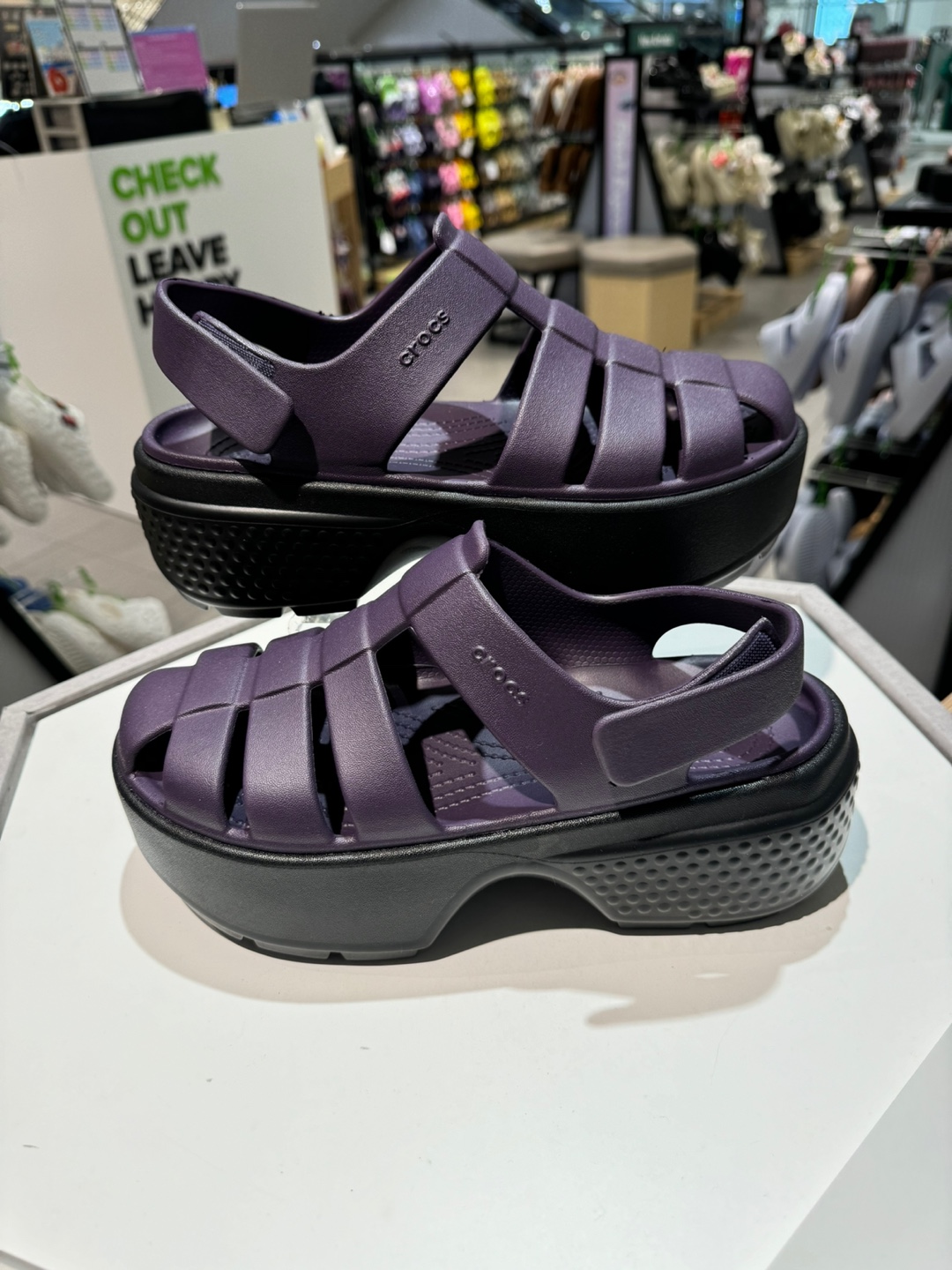 アクセサリー V crocs クロックス レディース サンダル ストンプ