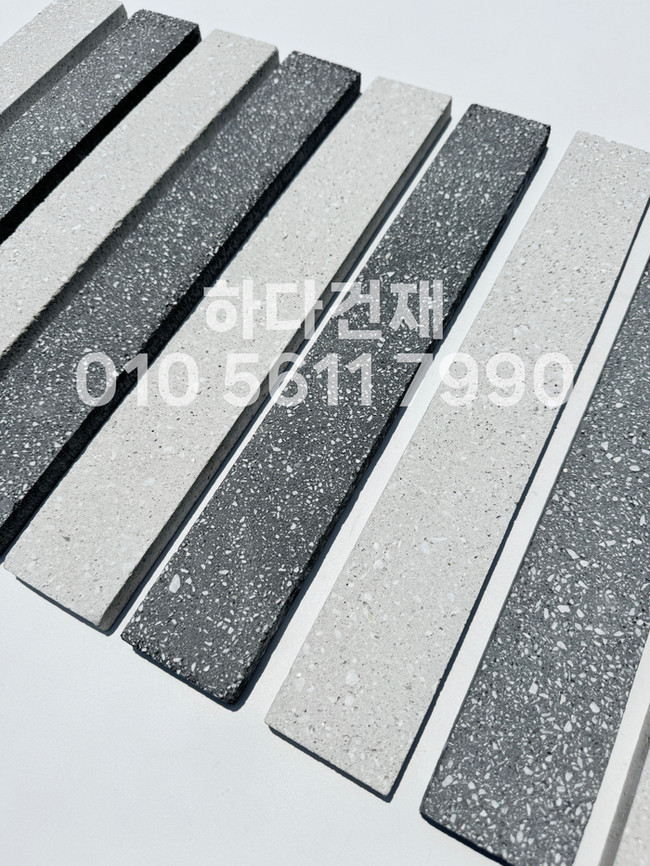 모노타일 390x55x15T 화이트그레이, 블랙 / 하다건재