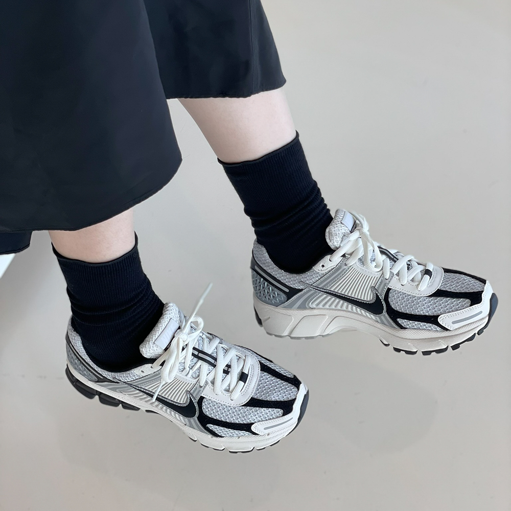 나이키 에어 줌보메로 5 갤럭시 실버 W 이미지 8