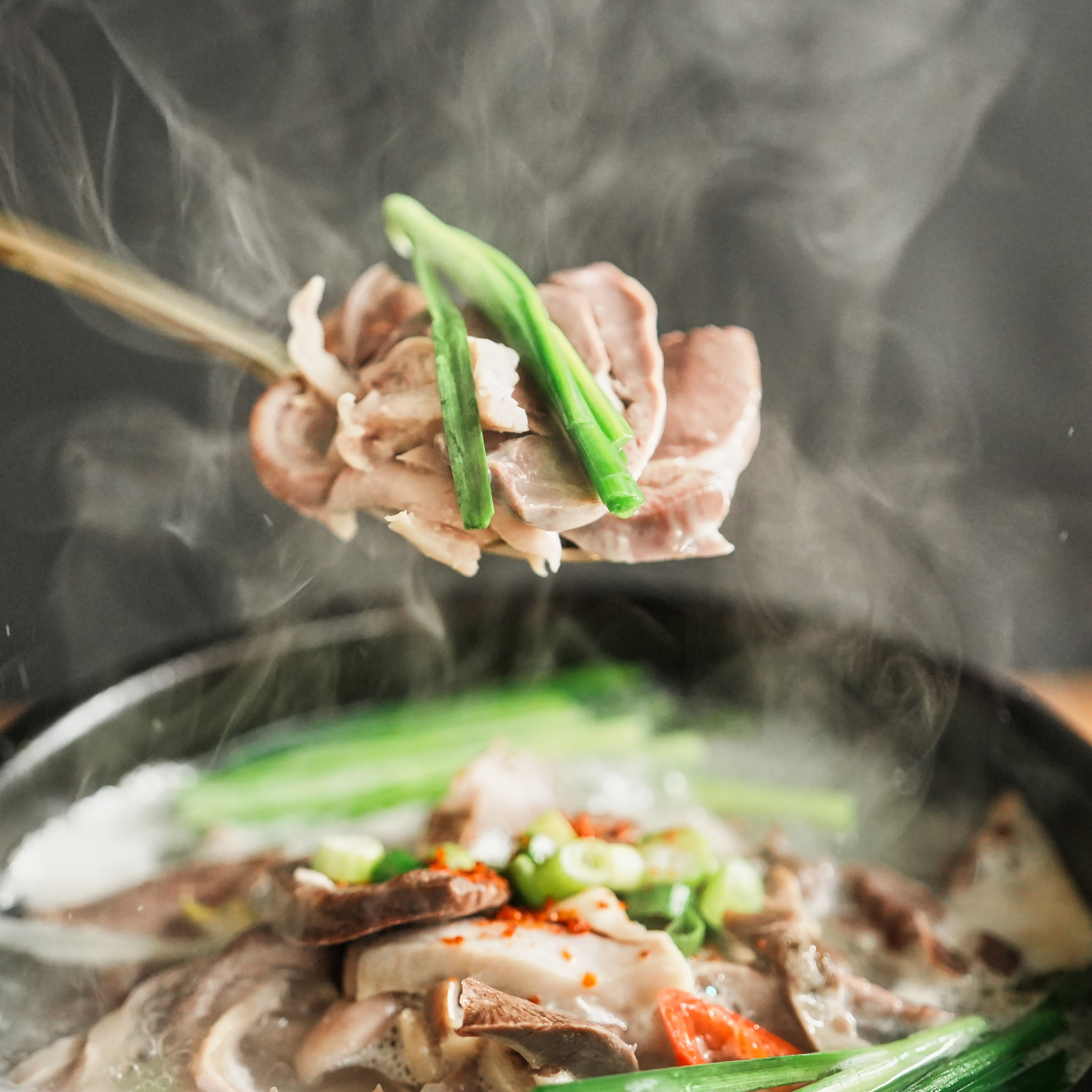 쫄깃한 고기 듬뿍 선비찬 돼지내장국밥 600g 2팩 + 2팩(+새우젓) - 상세 이미지 3